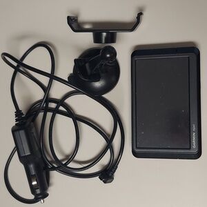 Garmin Nuvi 255W GPS Car Charger & Windshield Mount Bundle